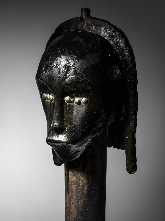 Fang reliquary head