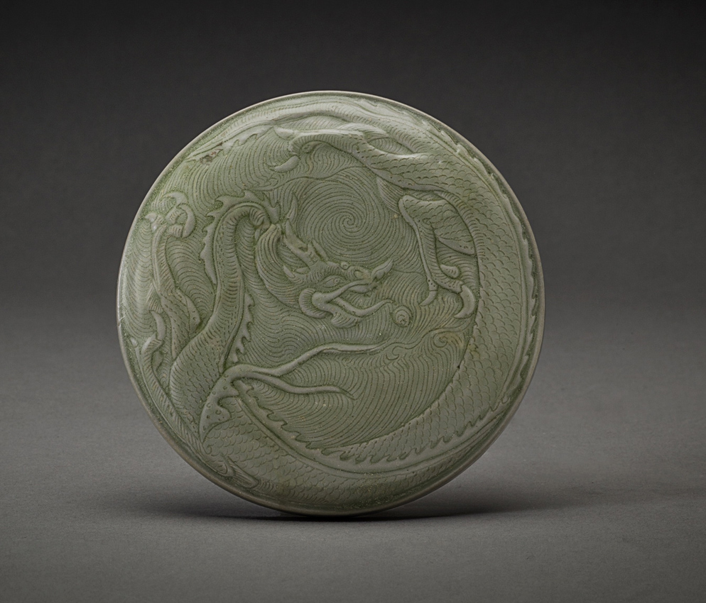 Celadon-glazed dragon box