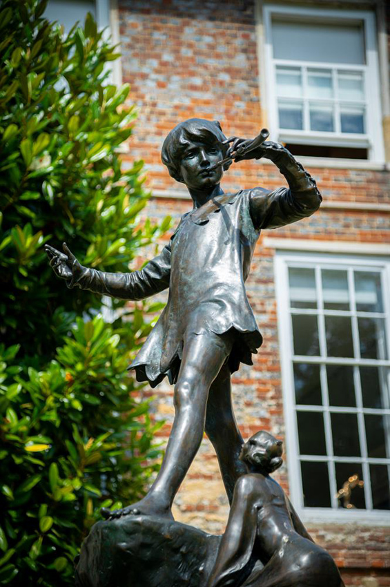 Peter Pan sculpture by George Frampton