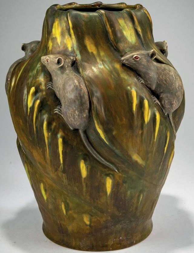 Zsolnay Vase IE
