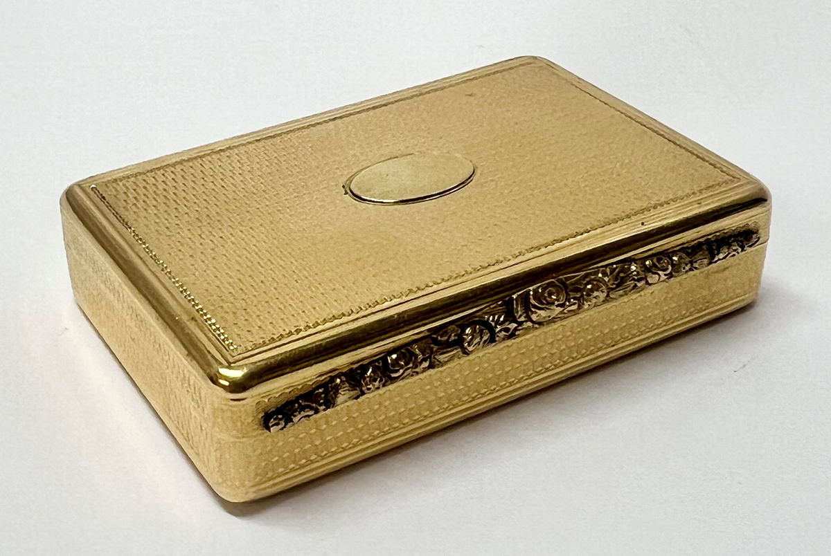 Gold snuff box