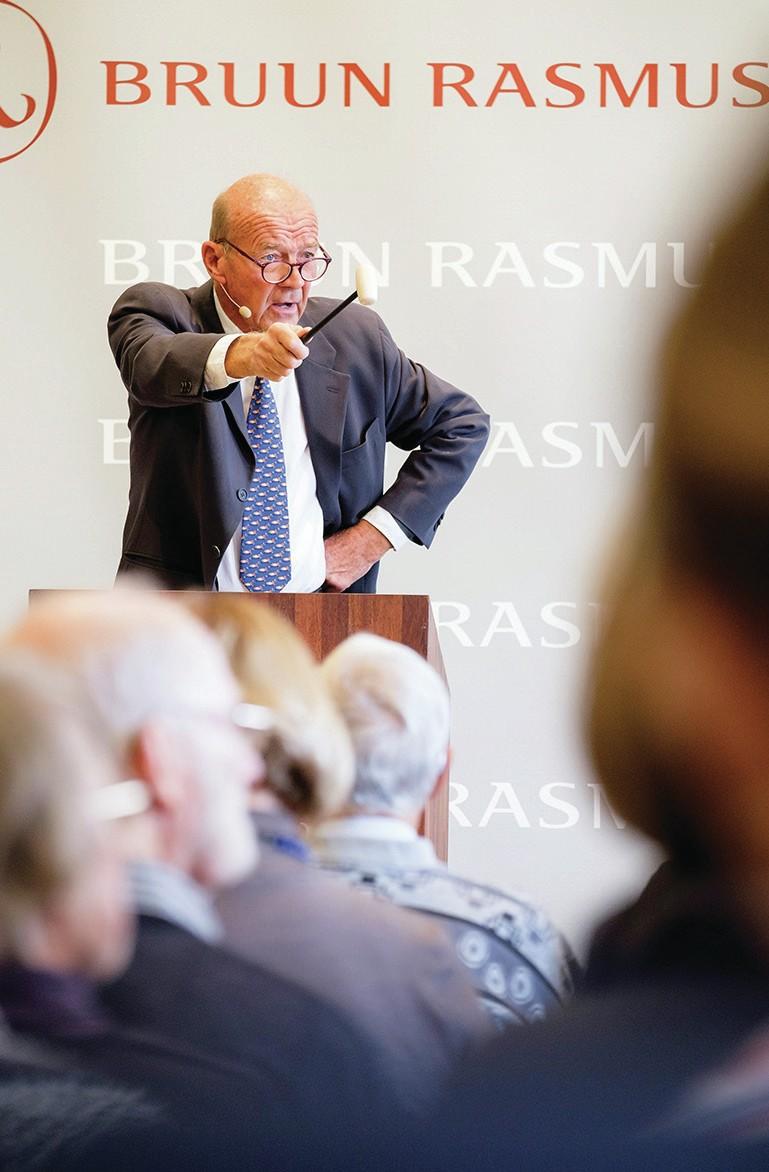 The late Jesper Bruun-Rasmussen taking a sale at his auction house