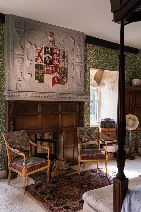 harlech-armchairs-2268nedi-11-11-16.jpg