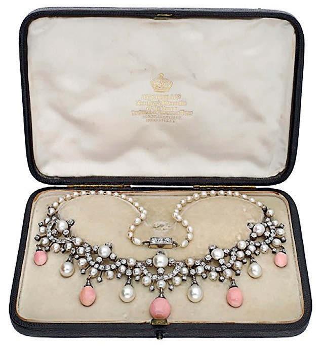 Pearl necklace