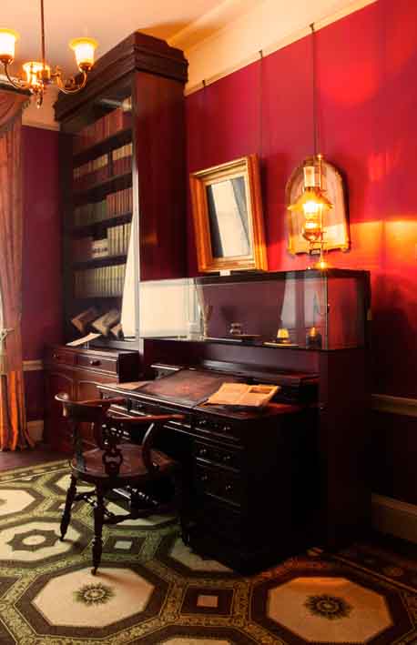 15-04-21-2188NE03D Charles Dickens desk.jpg