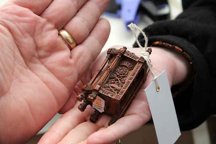 14-05-06-2140AR01A Knowle Auction Rooms.jpg