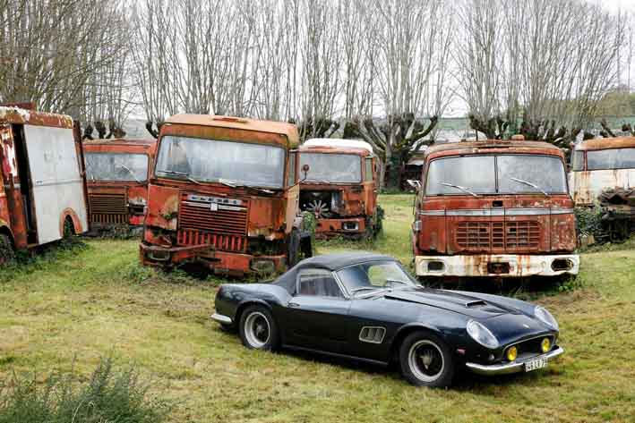 14-12-16-2171NE04A Ferrari 250 GT.jpg