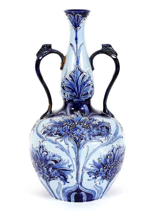 14-03-12-2132PV01A Moorcroft vase.jpg
