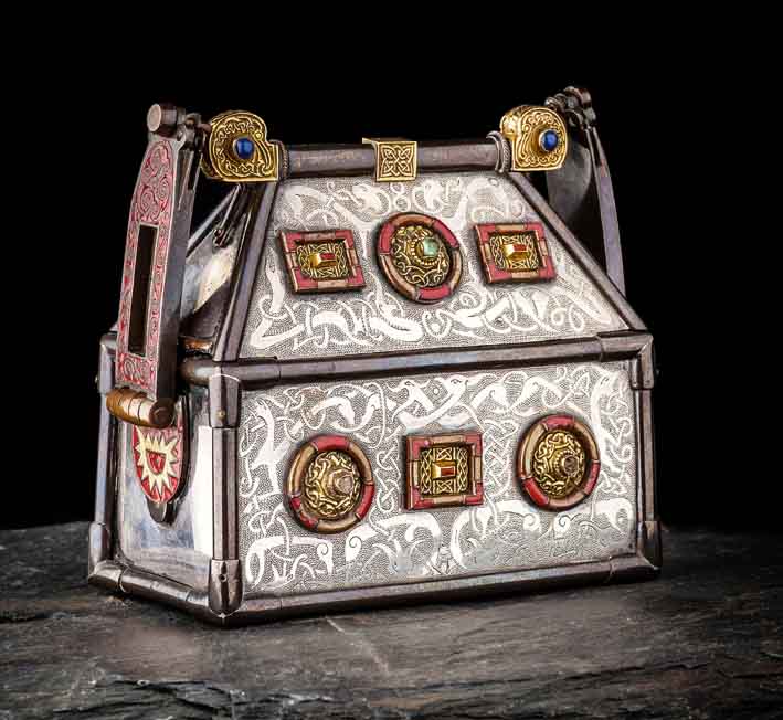 14-08-22-2155NE01A Monymusk Reliquary.jpg