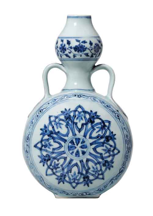 13-09-16-2108NE07A chinese moonflask.jpg