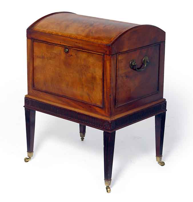 13-04-11-2086AR01A Gillows cellaret.jpg