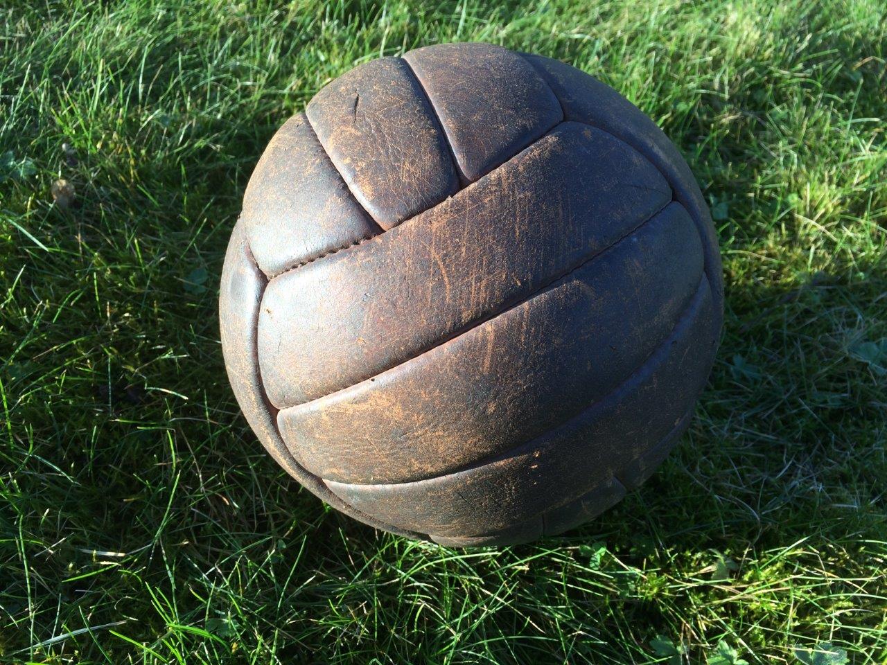 The 1953 FA Cup final football (2).jpg