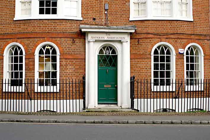 13-11-13-2116NE02A Woburn antiques.jpg