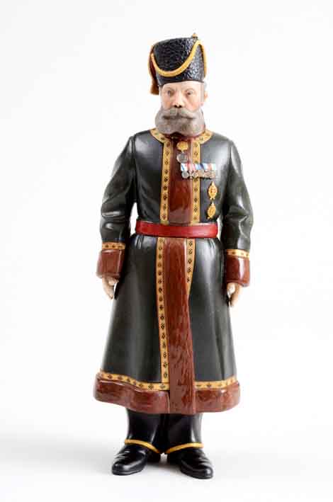 13-11-04-2115NE01A Faberge figure.jpg