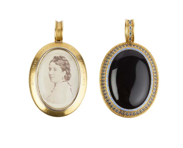 mallams-locket.jpg