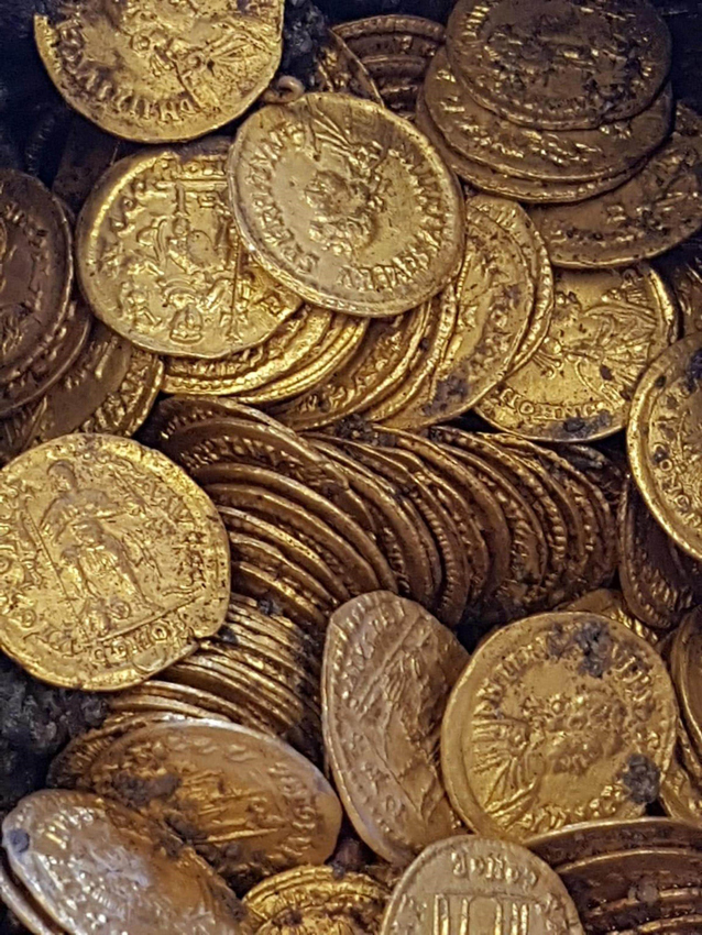Coin hoard
