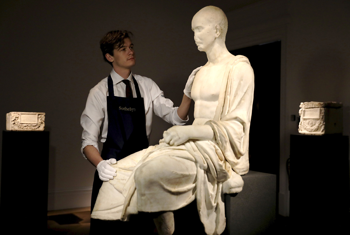 funerary statue of a Roman poet