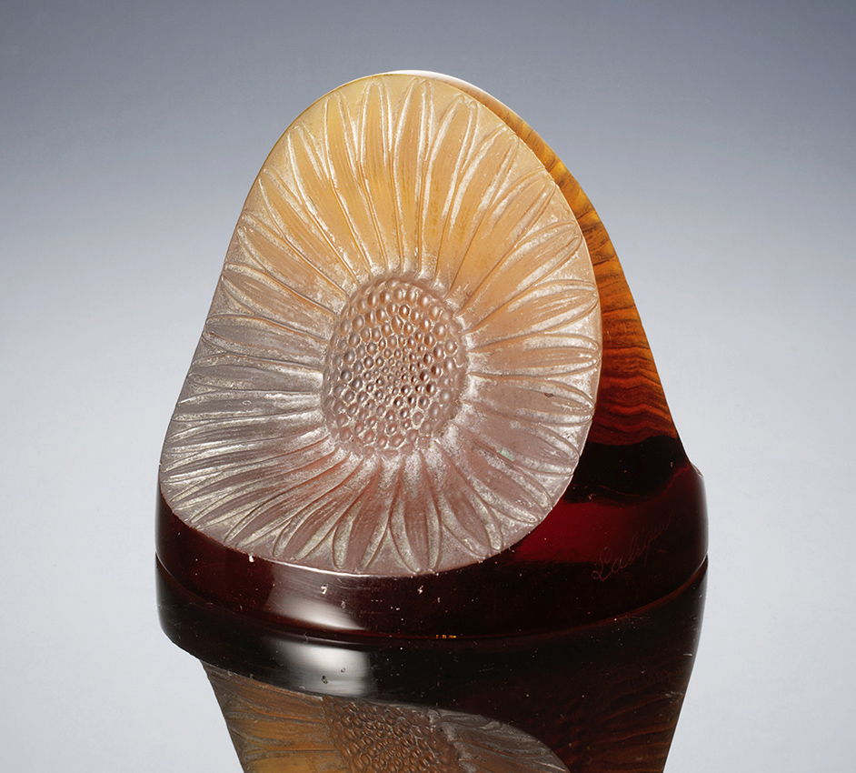 Lalique Double Marguerite paperweight