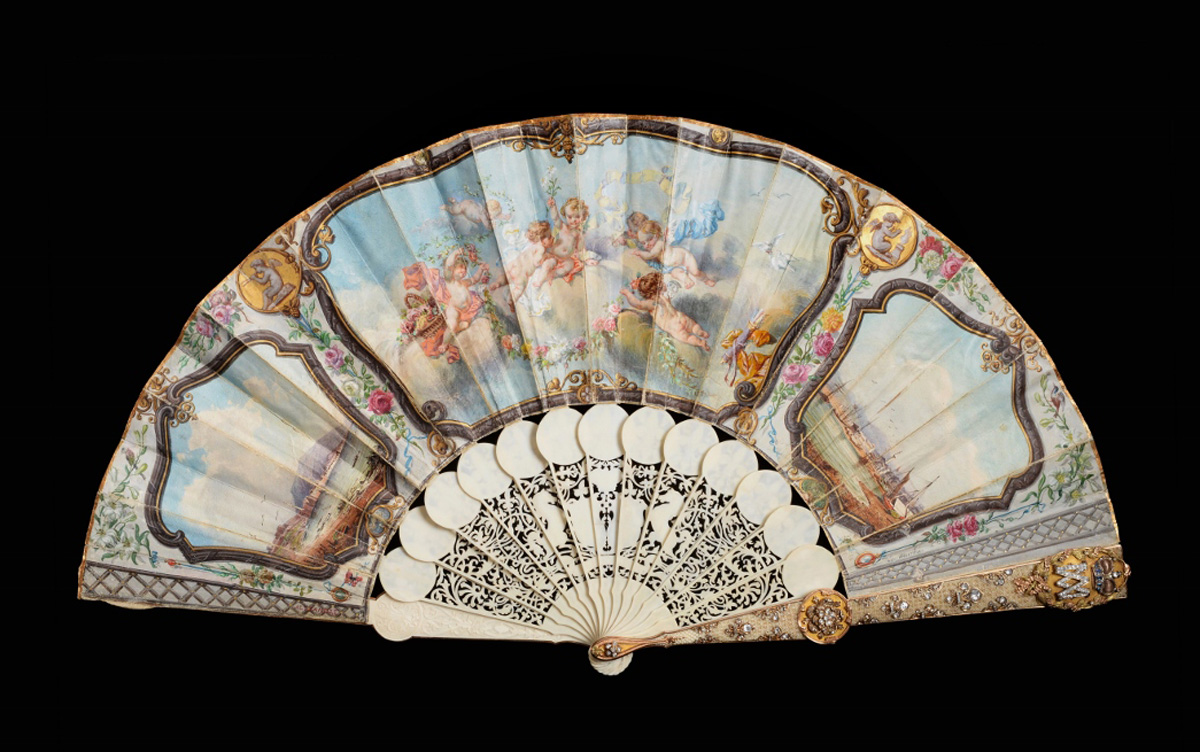 Russian Fan Recto.jpg