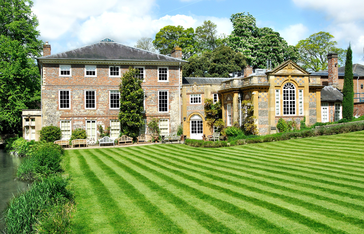 Dreweatts Donnington Priory 2298NE.jpg