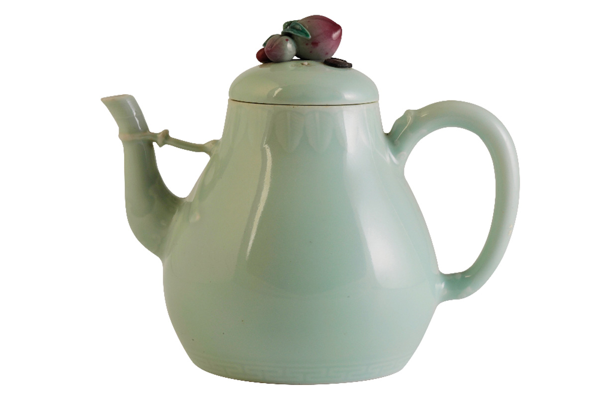 Duke's 800k teapot.jpg