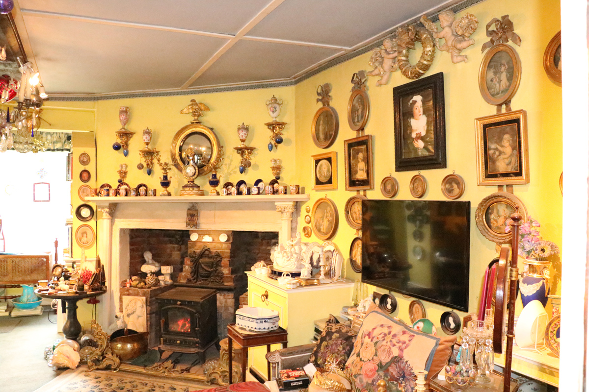 Living room.jpg