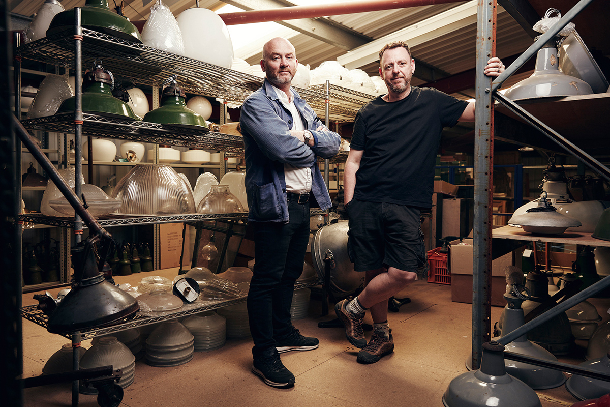 SalvageHunters_S11_SmallJpg_05[1].jpg