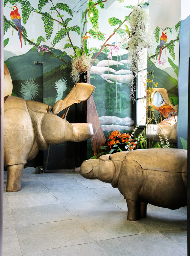 Lalanne, A Life-Size Family of Bronze Hippopatmuses. Sotheby's Paris, Design Sale June 2020 (7).jpg