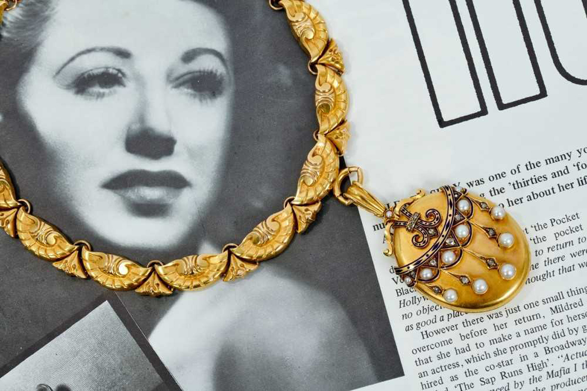 Necklace owned by Mildred Shay