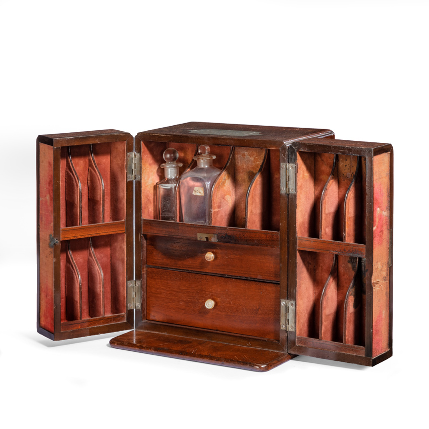 2477NE Medicine cabinet 2.jpg