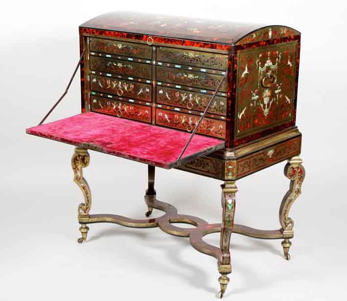 13-05-20-2092NE01A boulle casket.jpg