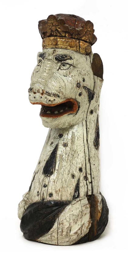Oak armorial head