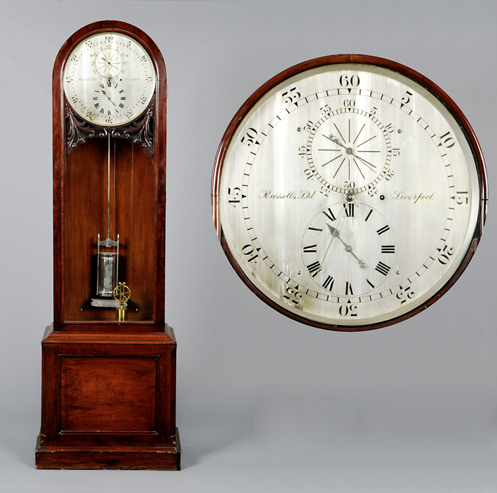 Mahogany regulator with a single-train movement