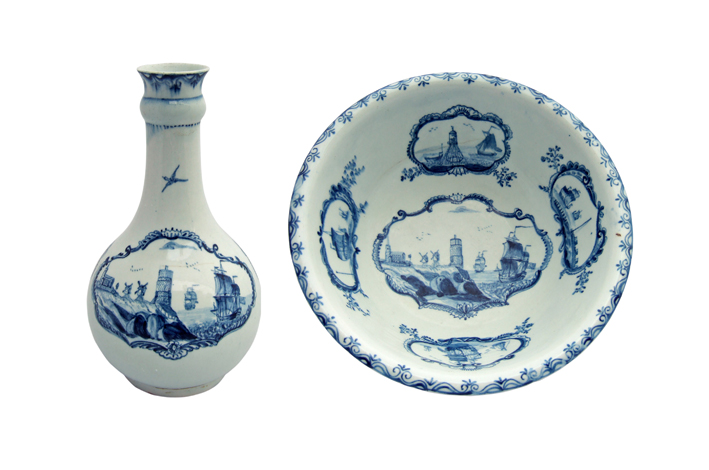 Lowestoft underglaze blue decorated juglet and basin