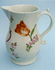 Lowestoft polychrome porcelain