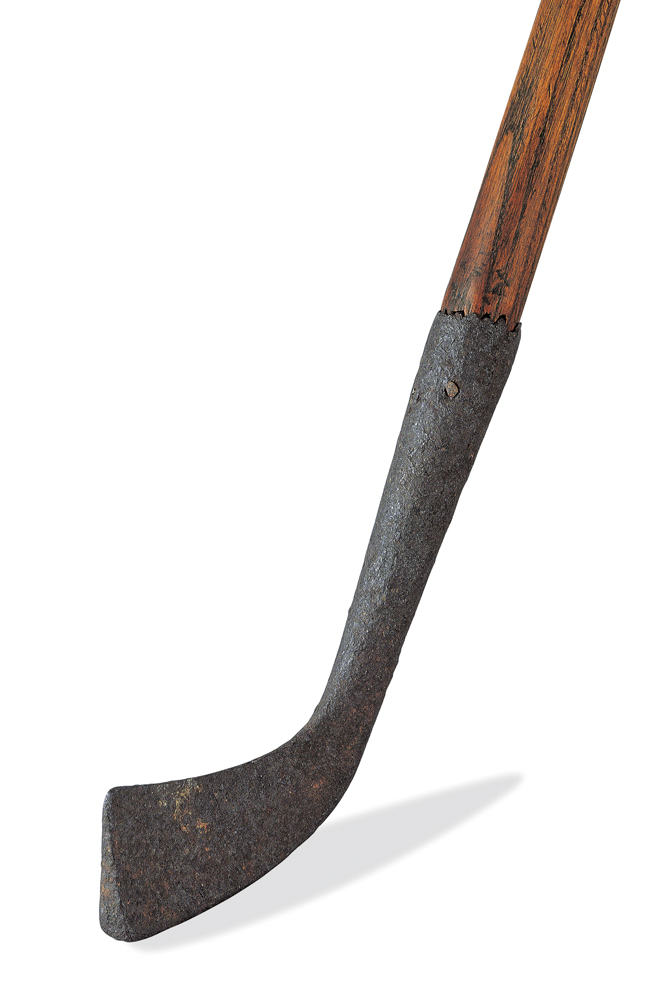 Square-toe iron golf club