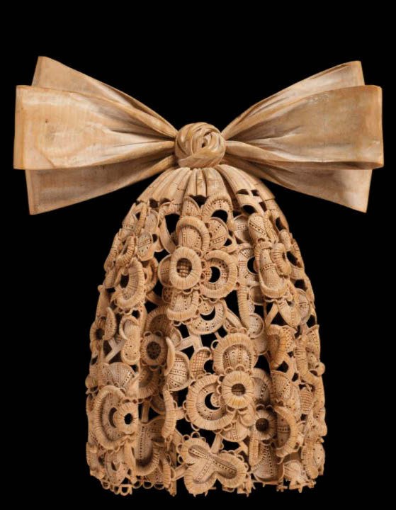 Carved limewood cravat