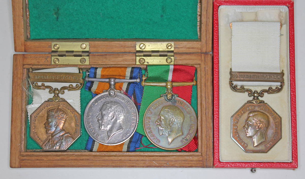 WEB Polar Medal W&W 1.jpg