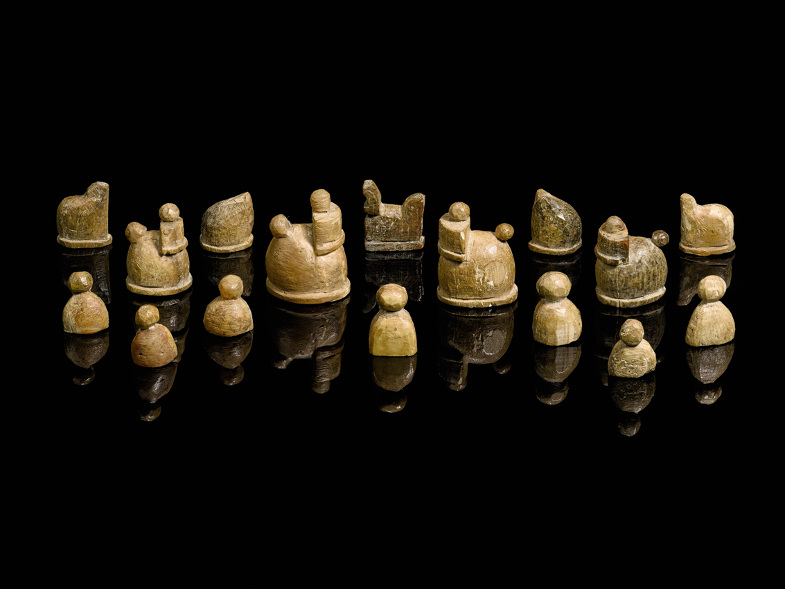Samanid chess-set from Lothar Schmid collection