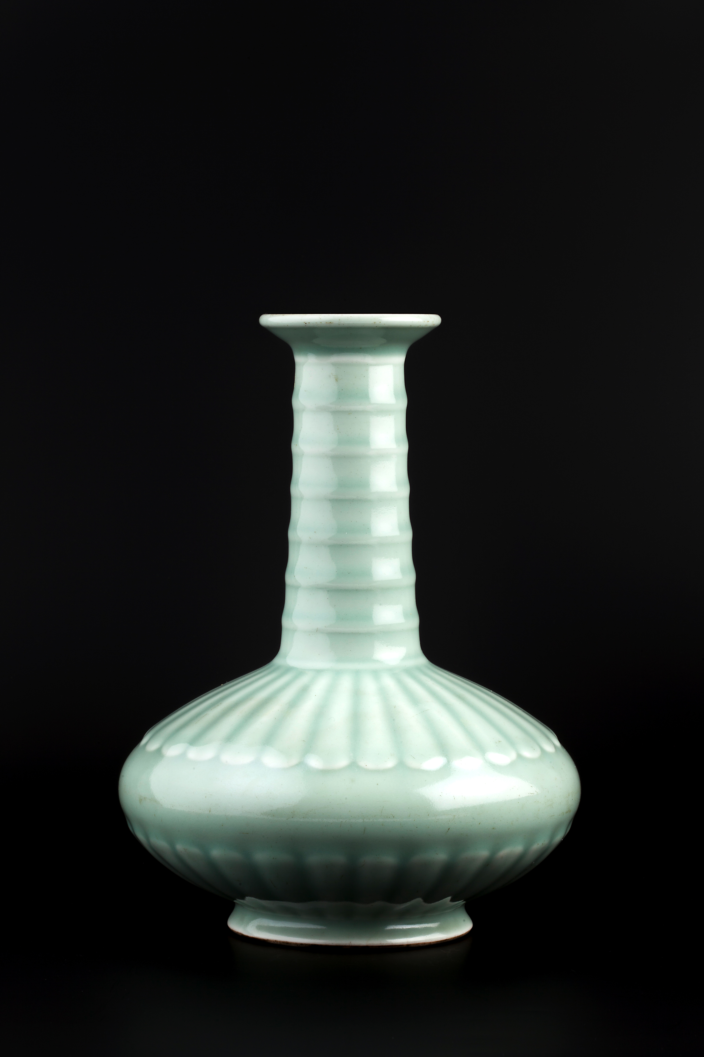 Qing porcelain vase