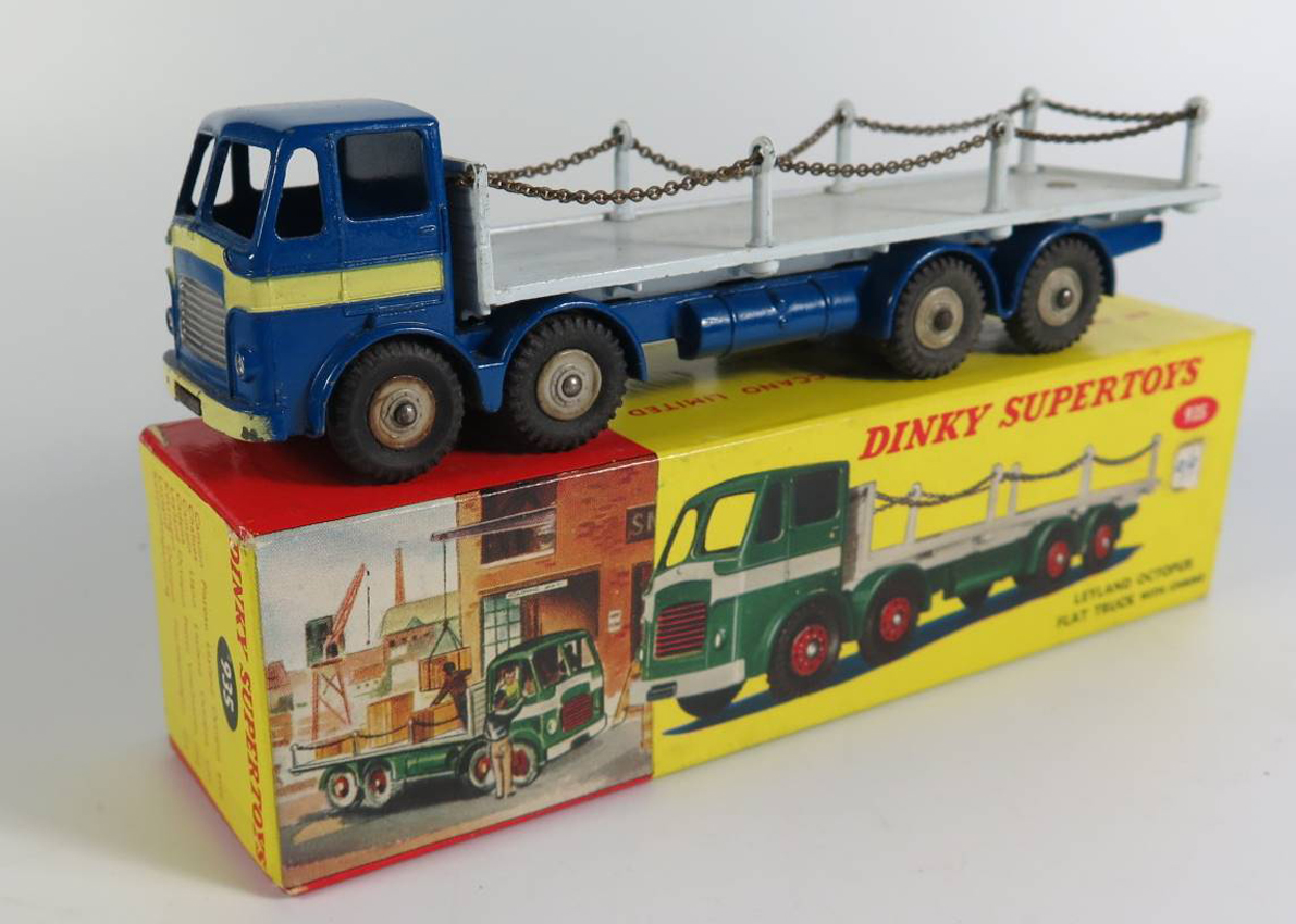 Dinky Toys 935 Leyland Octopus Flat Truck with Chains