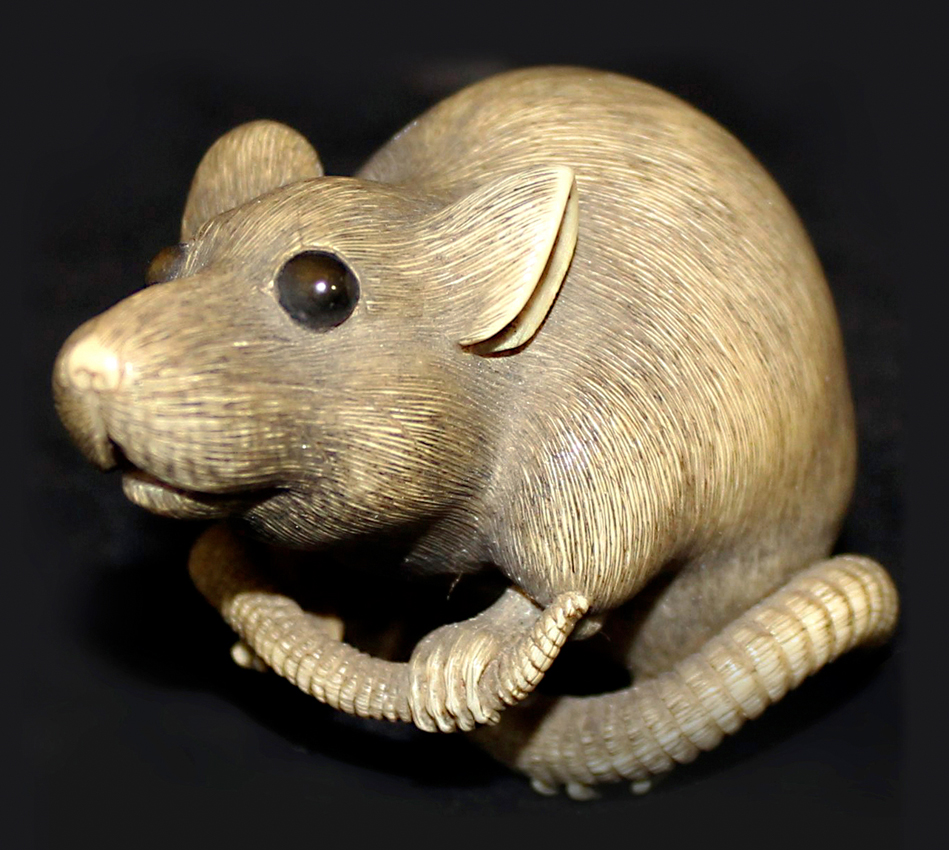 Meiji period netsuke of a rat