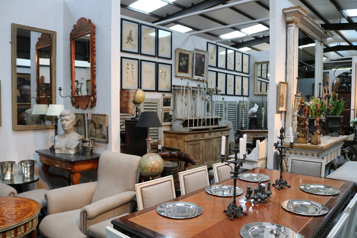 Johnson and Fontaine interior