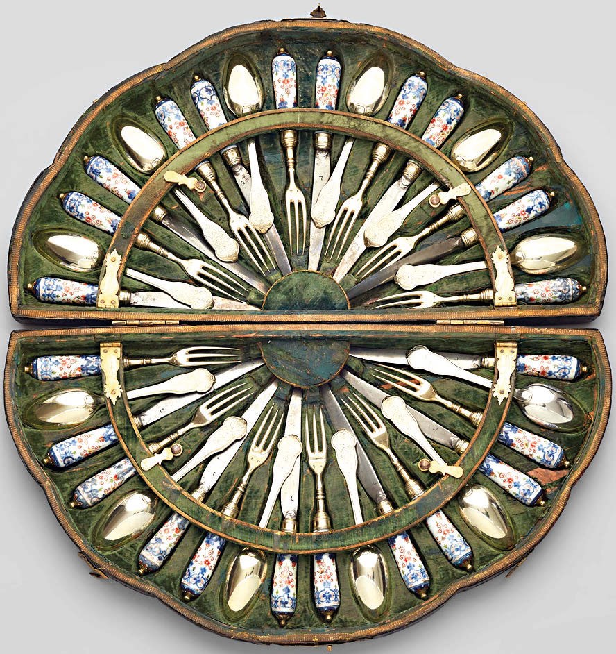Silver-gilt and porcelain cutlery set