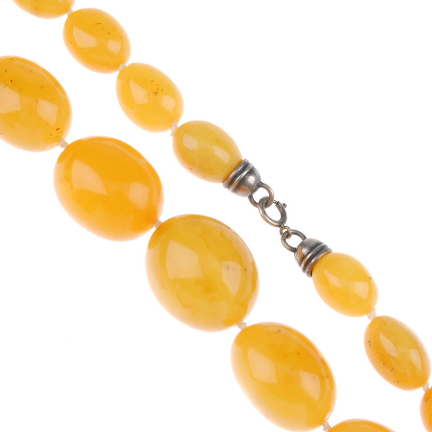 Amber bead necklace at Fellows auction