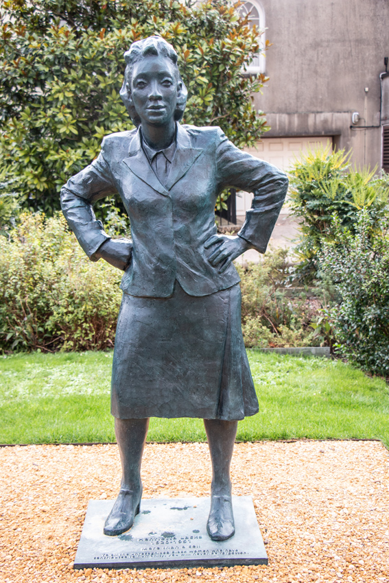 Henrietta Lacks sculpture