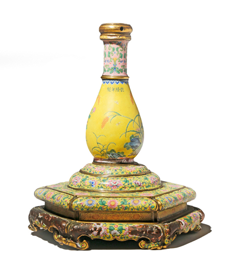 Chinese imperial enamel vase