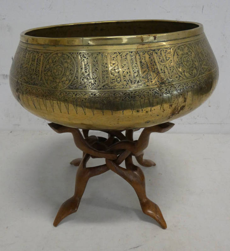 Ilkhanid or Mamluk Brass Bowl
