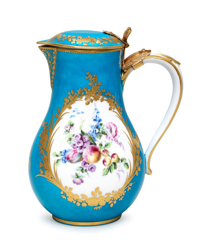 Vincennes porcelain jug