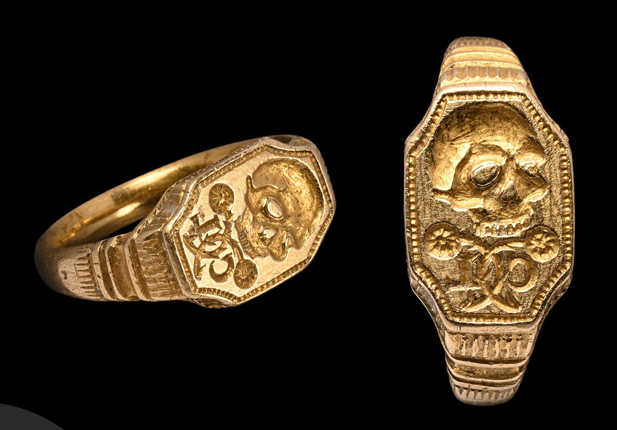 Momento mori signet ring